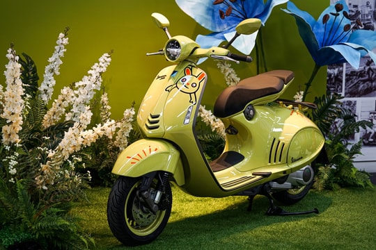 Vespa 946 bản kỷ niệm 10 năm giá 425 triệu đồng
