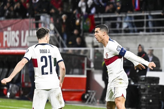 Ronaldo ghi bàn thứ 128 cho Bồ Đào Nha