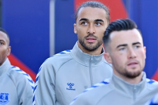 Everton bị phạt trừ 10 điểm ở Ngoại hạng Anh