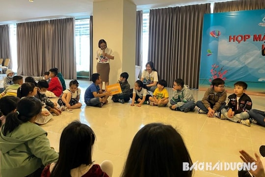 Những người thầy đam mê mang kiến thức tài chính đến với trẻ em Việt