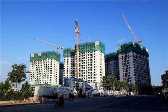 Mặt bằng giá cao, bất động sản khó thanh khoản