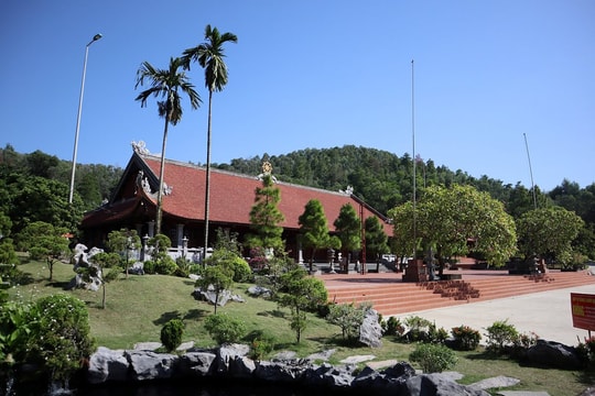 Chùa Sùng Nghiêm, điểm du lịch tâm linh hấp dẫn