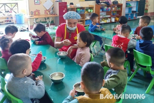 Hải Dương có 9 thầy giáo mầm non