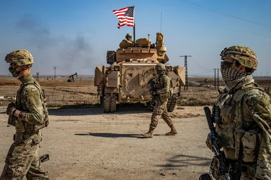 Các vụ nổ làm rung chuyển căn cứ quân sự của Mỹ tại Syria