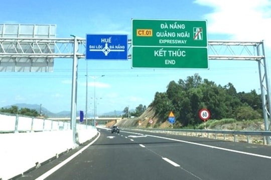 Lỗi lùi xe trên cao tốc phạt bao nhiêu tiền?