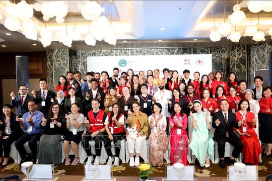 Khai mạc Diễn đàn Thanh niên Chữ thập đỏ, Trăng lưỡi liềm đỏ