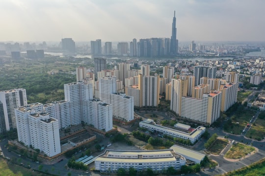 Doanh nghiệp địa ốc nên bán bớt tài sản trả nợ