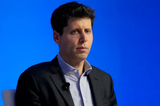 Microsoft tuyển dụng cựu CEO Sam Altman sau màn sa thải gây sốc của OpenAI