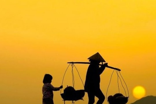 Xúc động hình ảnh người mẹ trong thơ Hiền Mặc Chất 