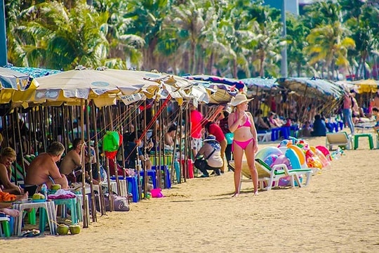 Thái Lan miễn thêm visa, thúc đẩy "đại chiến lược du lịch"