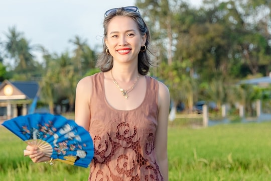 Hoa hậu Ngọc Khánh tái xuất tươi trẻ ở tuổi 47
