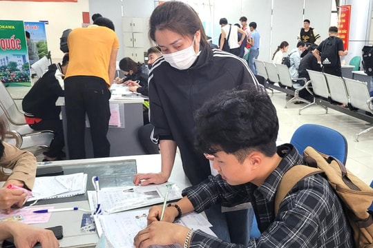 31 workers pass Korean language test in shipbuilding