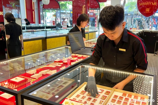 Giá vàng SJC ở Hải Dương vượt mốc 71 triệu đồng