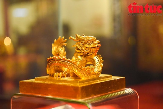 Cận cảnh ấn vàng "Hoàng đế chi bảo" của triều Nguyễn lưu giữ tại Bắc Ninh