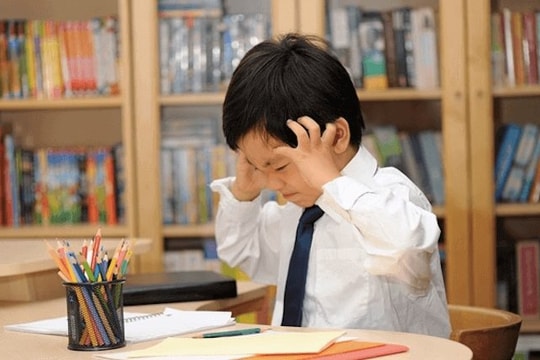 Đẩy con đi học thêm