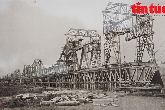 Lịch sử qua ảnh của cây cầu Long Biên 121 năm tuổi