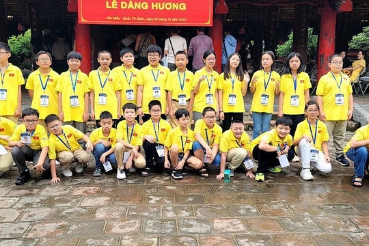 8 học sinh giành huy chương vàng Toán và Khoa học quốc tế