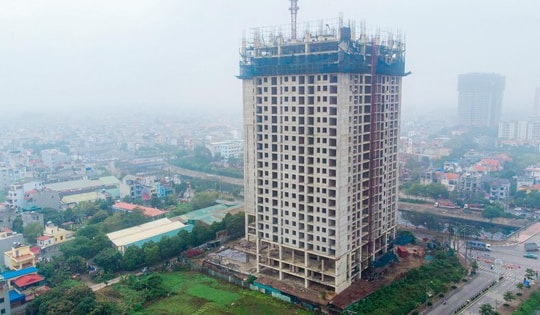 Khối bê tông 25 tầng bỏ hoang trên khu đất đắc địa ở Hà Nội