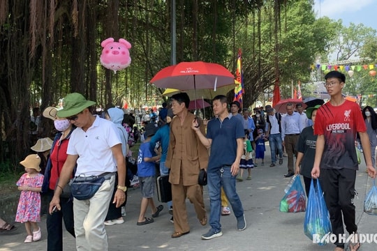 Over 2,000 Vietnamese-English leaflets on Hai Duong tourism to be issued