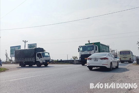 Nguy hiểm khu vực giao cắt đường 389 với đường đi các xã Lạc Long, Thăng Long
