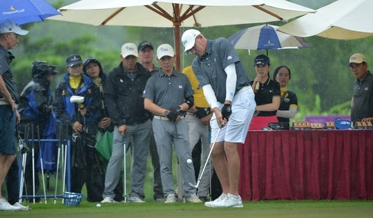 Nhiều golfer nổi tiếng thế giới đến Nha Trang