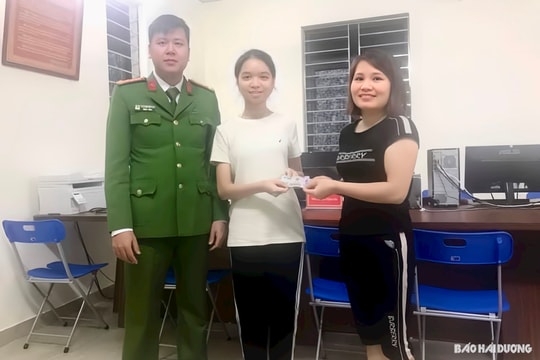 Học sinh Trường THCS Đoàn Tùng trả lại tiền nhặt được