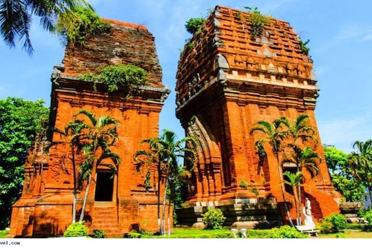 Tháp Đôi