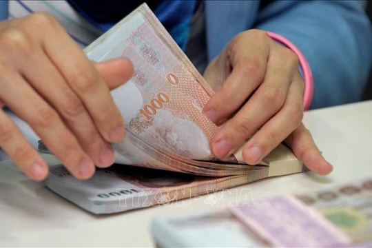 Thái Lan tăng lương cho công chức nhà nước