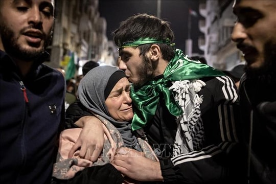 Hamas sẵn sàng đàm phán các điều kiện thả quân nhân Israel