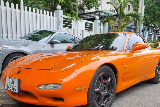 Dân chơi Sài thành tậu xe cổ 30 năm tuổi Mazda RX-7 đẹp long lanh