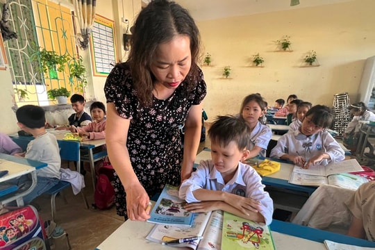Cháu Vương mắc bệnh lạ cần được giúp đỡ 