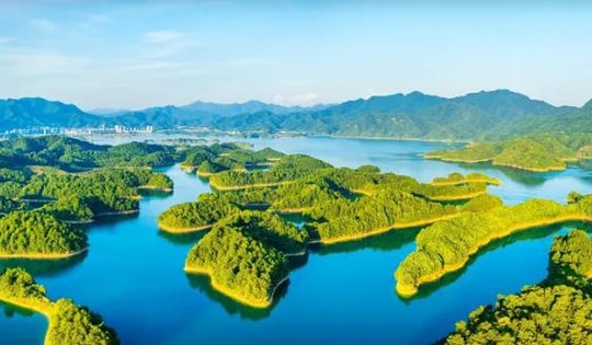 Khám phá thành phố đẹp mê ly dù đã chìm dưới nước 600 năm