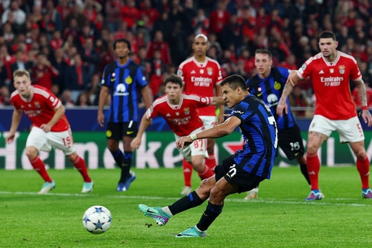 Inter giành một điểm dù bị dẫn ba bàn