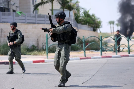 Xả súng ở Israel khiến 8 người thương vong
