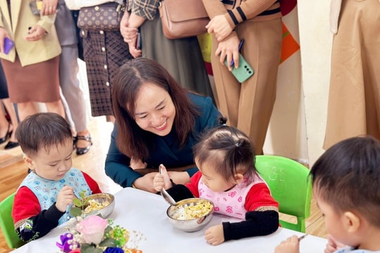 Nam Sách bàn biện pháp nâng cao chất lượng bữa ăn bán trú cho trẻ
