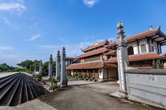 Ngôi chùa hơn 700 năm tuổi có nhiều tháp nhất tỉnh Hải Dương