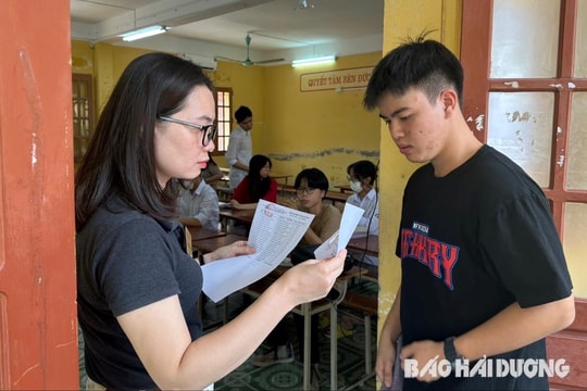 Công nhận 999 học sinh dự thi chọn đội tuyển cấp quốc gia và lớp 12 cấp tỉnh là học sinh giỏi