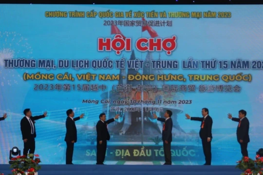 1.000 vận động viên tham gia giải chạy xuyên biên giới Việt-Trung