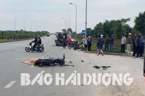  1 thanh niên tử vong sau vụ va chạm giữa ô tô và xe máy gần cầu Lộ Cương