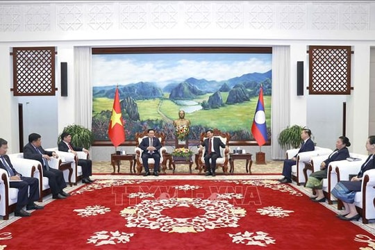 Chủ tịch Quốc hội Vương Đình Huệ hội kiến Tổng Bí thư, Chủ tịch nước Lào