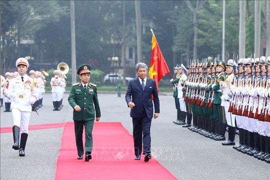 Bộ trưởng Quốc phòng Malaysia thăm chính thức Việt Nam