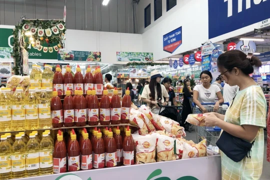 Dịch vụ thương mại đón bắt cơ hội tăng trưởng dịp cuối năm