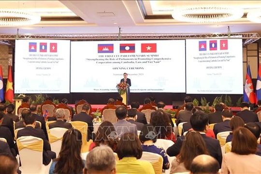 Khai mạc Hội nghị cấp cao Quốc hội ba nước Campuchia - Lào - Việt Nam
