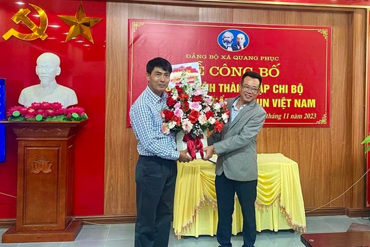 Tứ Kỳ kết nạp đảng viên vượt 22,67% chỉ tiêu