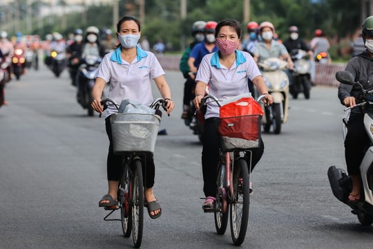 Companies fight for workers' Tet bonuses amid bleak finances