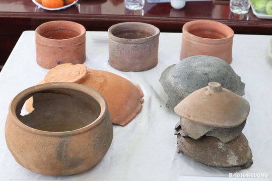 Lần đầu tiên khảo cổ di chỉ gốm Bá Thủy