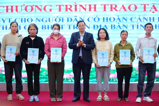 Hải Dương trao tặng gần 8.000 thẻ bảo hiểm y tế cho người khó khăn