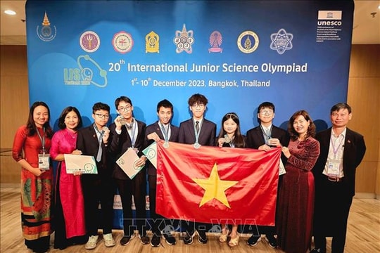 Cả 6 học sinh Hà Nội giành huy chương Olympic khoa học trẻ quốc tế