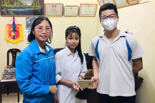 Học sinh ở Thanh Miện liên tiếp nhặt được của rơi, trả lại người mất