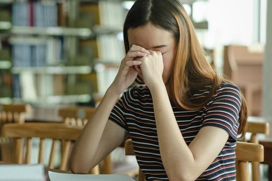 Từ đỗ thành trượt đại học Mỹ sau email xin thêm tiền